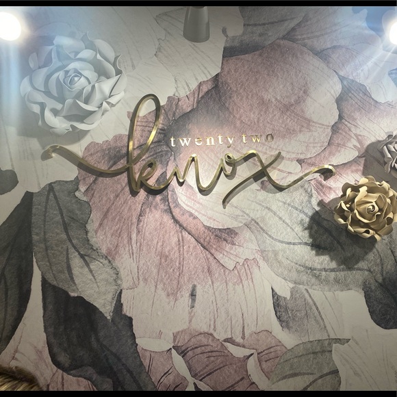 Meet your Posher, Tracy - Picture 1 of 1